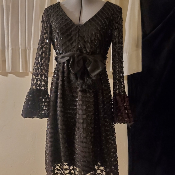 Elegant vintage sequin long sleeve bow dress - Picture 3 of 8